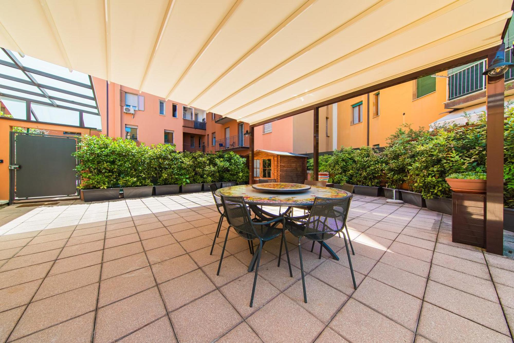 Nettuno Apartment - Private Garden In Bologna Center Exteriör bild