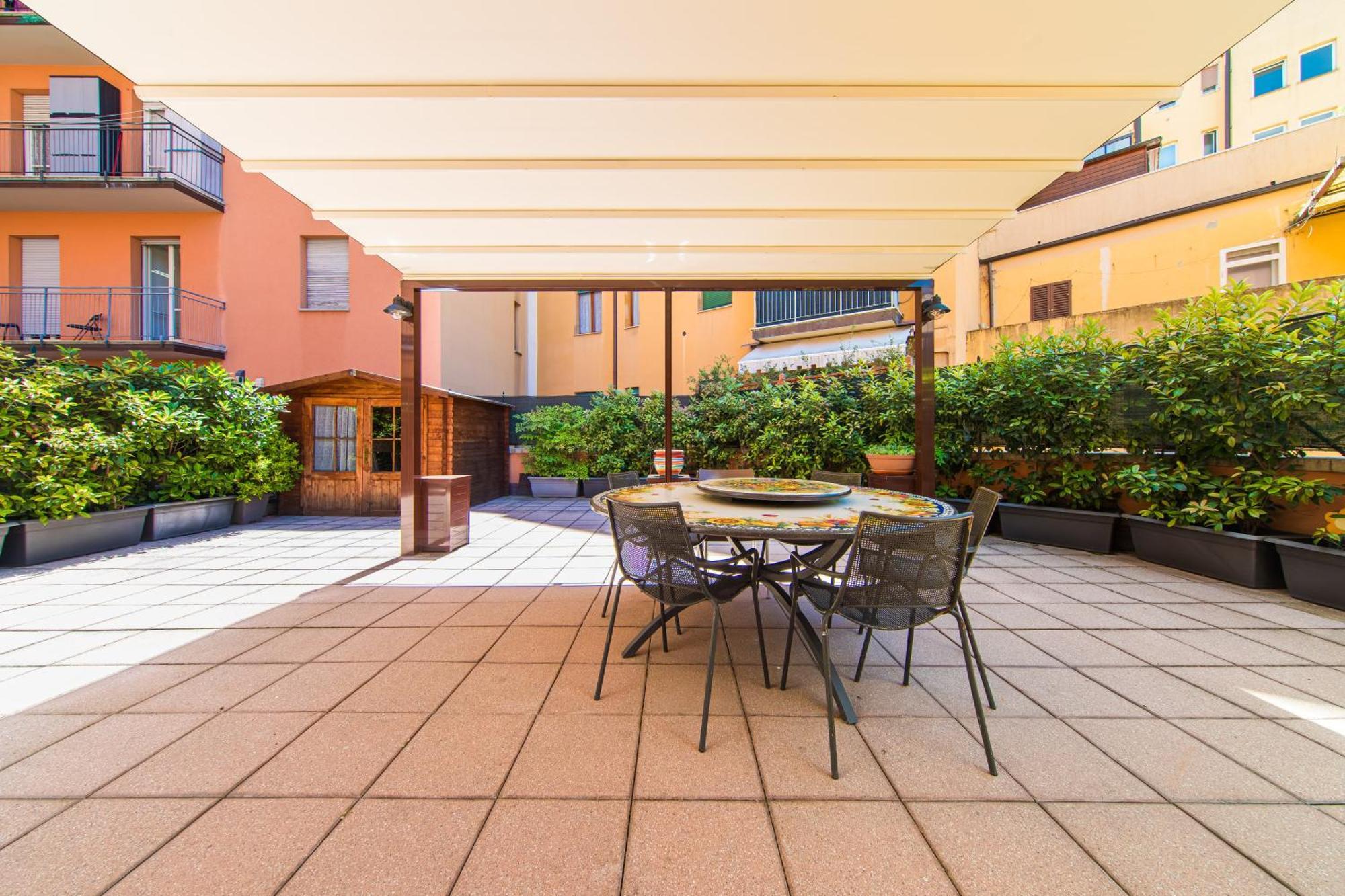 Nettuno Apartment - Private Garden In Bologna Center Exteriör bild