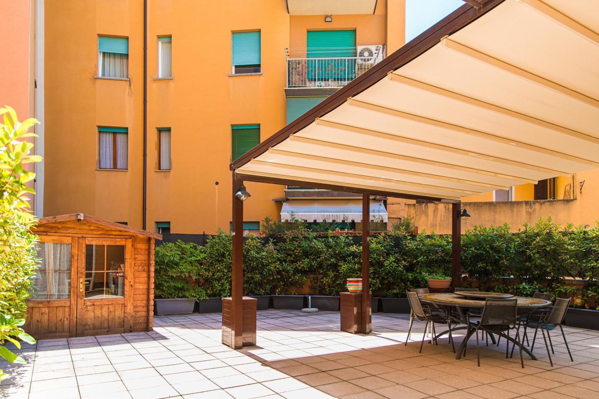 Nettuno Apartment - Private Garden In Bologna Center Exteriör bild