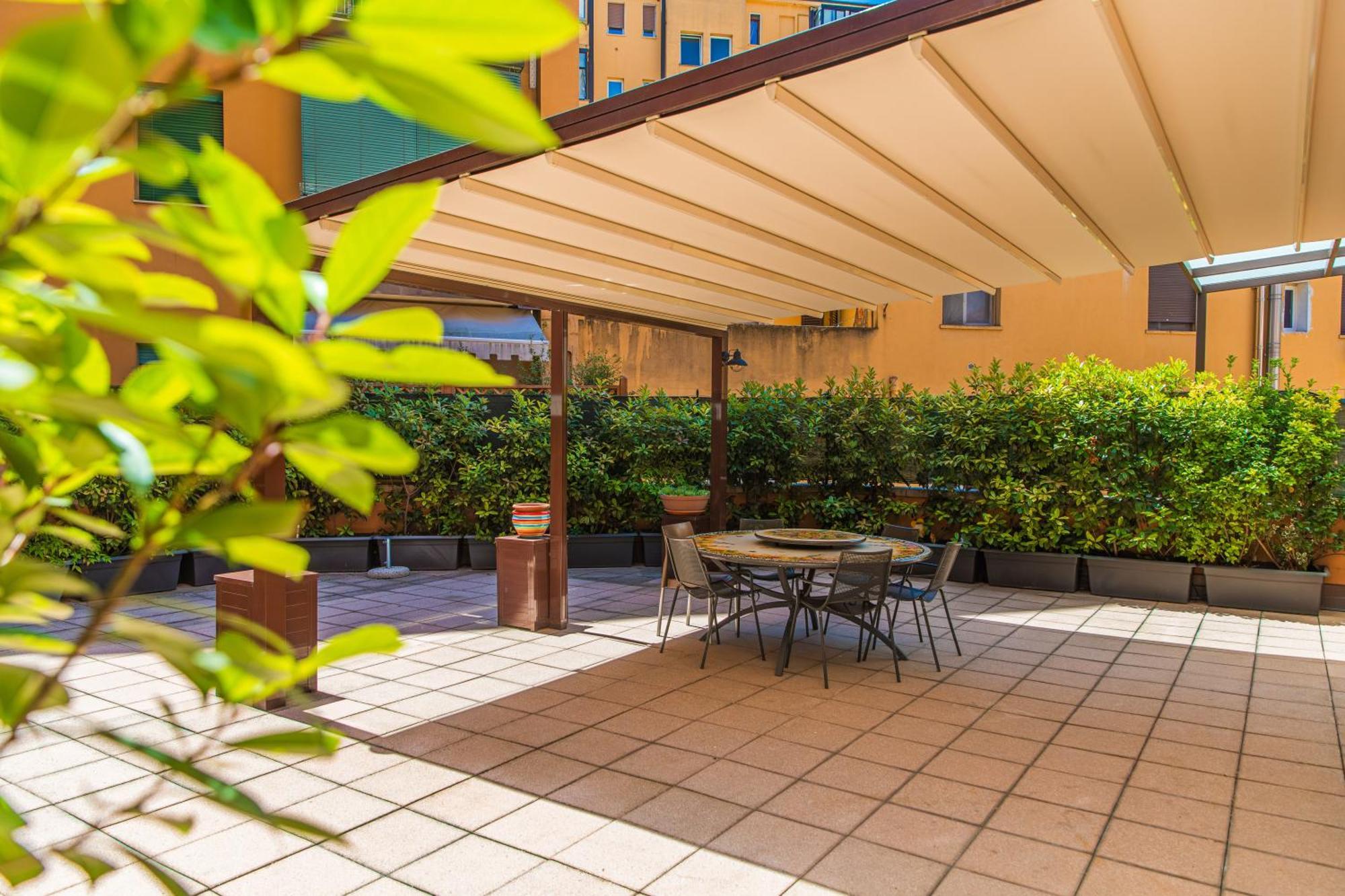 Nettuno Apartment - Private Garden In Bologna Center Exteriör bild
